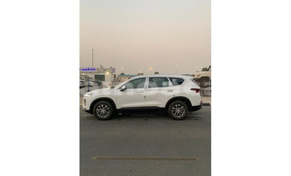 Acheter Import Voiture Hyundai Santa Fe Blanc à Import - Dubai, A'ana Acheter Import Voiture Hyundai Santa Fe Blanc à Import - Dubai, A'ana