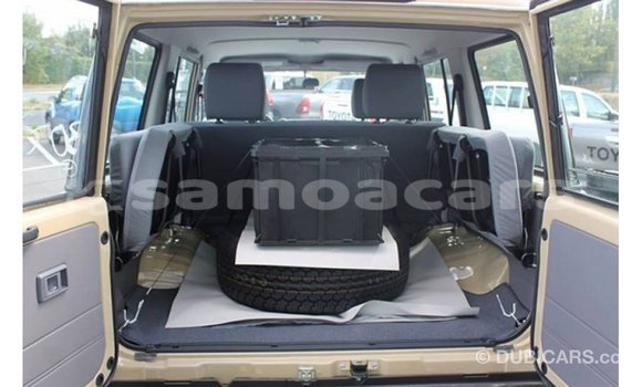 Acheter Import Voiture Toyota Land Cruiser Beige à Import - Dubai, A'ana Acheter Import Voiture Toyota Land Cruiser Beige à Import - Dubai, A'ana