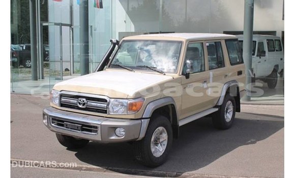 Acheter Import Voiture Toyota Land Cruiser Beige à Import - Dubai, A'ana Acheter Import Voiture Toyota Land Cruiser Beige à Import - Dubai, A'ana