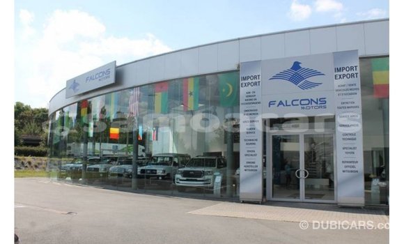 Acheter Import Voiture Toyota Hilux Blanc à Import - Dubai, A'ana Acheter Import Voiture Toyota Hilux Blanc à Import - Dubai, A'ana