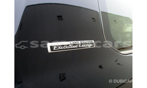 Acheter Import Voiture Toyota Land Cruiser Noir à Import - Dubai, A'ana Acheter Import Voiture Toyota Land Cruiser Noir à Import - Dubai, A'ana