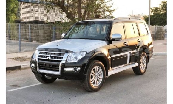 Acheter Import Voiture Mitsubishi Pajero Noir à Import - Dubai, A'ana Acheter Import Voiture Mitsubishi Pajero Noir à Import - Dubai, A'ana