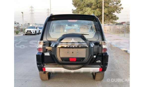 Acheter Import Voiture Mitsubishi Pajero Noir à Import - Dubai, A'ana Acheter Import Voiture Mitsubishi Pajero Noir à Import - Dubai, A'ana