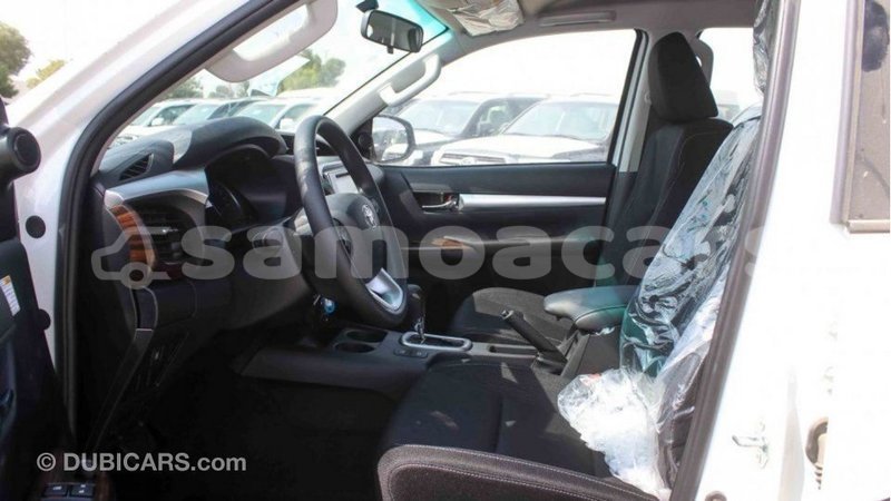 Big with watermark toyota hilux a ana import dubai 3403