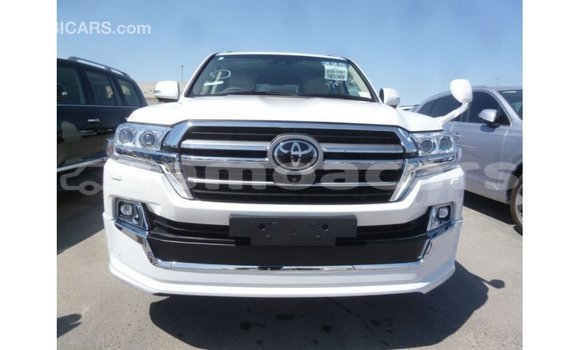 Buy Import Toyota Land Cruiser White Car in Import - Dubai in A'ana Buy Import Toyota Land Cruiser White Car in Import - Dubai in A'ana