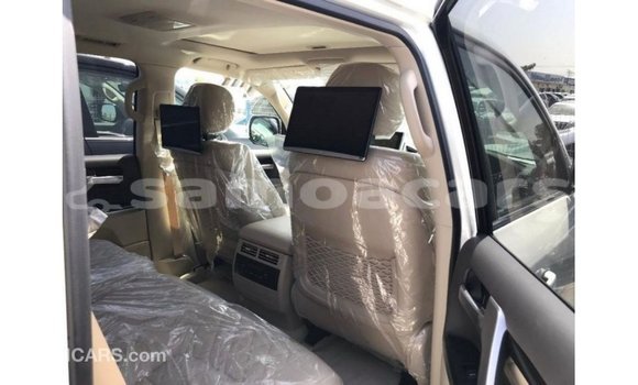 Buy Import Toyota Land Cruiser White Car in Import - Dubai in A'ana Buy Import Toyota Land Cruiser White Car in Import - Dubai in A'ana