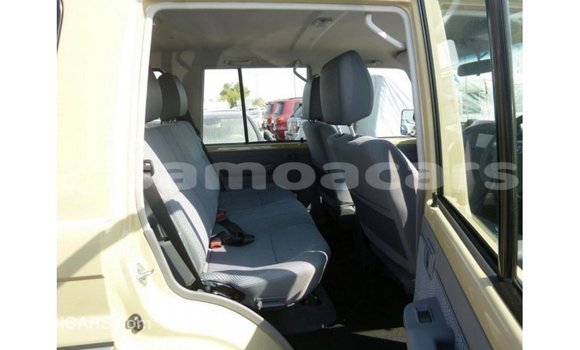 Buy Import Toyota Land Cruiser Beige Car in Import - Dubai in A'ana Buy Import Toyota Land Cruiser Beige Car in Import - Dubai in A'ana