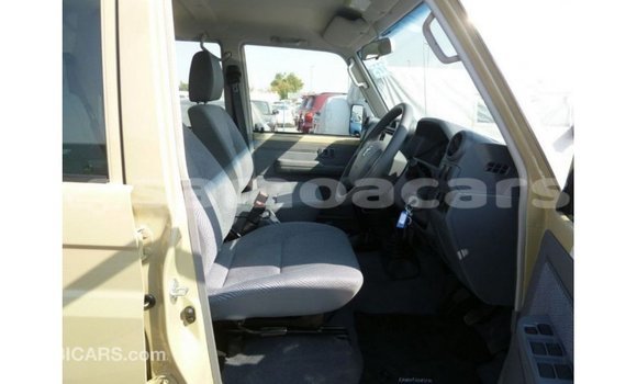 Buy Import Toyota Land Cruiser Beige Car in Import - Dubai in A'ana Buy Import Toyota Land Cruiser Beige Car in Import - Dubai in A'ana