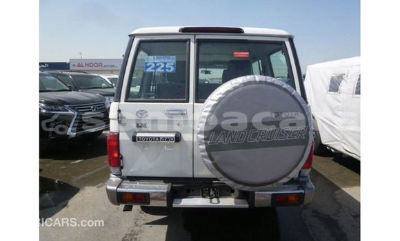 Buy Import Toyota Land Cruiser White Car in Import - Dubai in A'ana Buy Import Toyota Land Cruiser White Car in Import - Dubai in A'ana