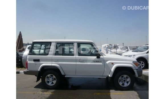Buy Import Toyota Land Cruiser White Car in Import - Dubai in A'ana Buy Import Toyota Land Cruiser White Car in Import - Dubai in A'ana