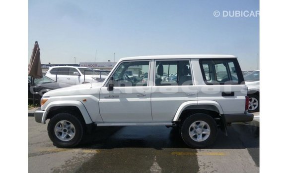 Buy Import Toyota Land Cruiser White Car in Import - Dubai in A'ana Buy Import Toyota Land Cruiser White Car in Import - Dubai in A'ana