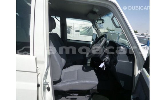 Buy Import Toyota Land Cruiser White Car in Import - Dubai in A'ana Buy Import Toyota Land Cruiser White Car in Import - Dubai in A'ana