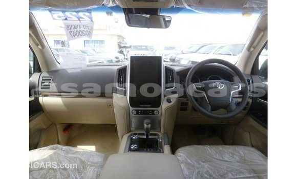 Buy Import Toyota Land Cruiser White Car in Import - Dubai in A'ana Buy Import Toyota Land Cruiser White Car in Import - Dubai in A'ana