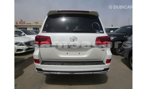 Buy Import Toyota Land Cruiser White Car in Import - Dubai in A'ana Buy Import Toyota Land Cruiser White Car in Import - Dubai in A'ana