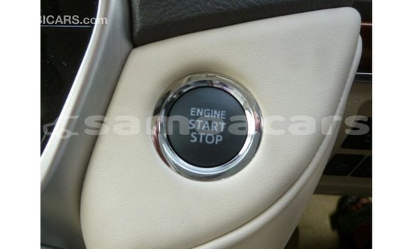 Buy Import Toyota Land Cruiser White Car in Import - Dubai in A'ana Buy Import Toyota Land Cruiser White Car in Import - Dubai in A'ana