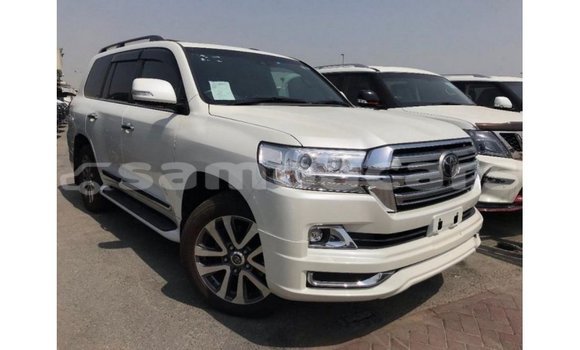 Buy Import Toyota Land Cruiser White Car in Import - Dubai in A'ana Buy Import Toyota Land Cruiser White Car in Import - Dubai in A'ana