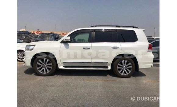 Buy Import Toyota Land Cruiser White Car in Import - Dubai in A'ana Buy Import Toyota Land Cruiser White Car in Import - Dubai in A'ana