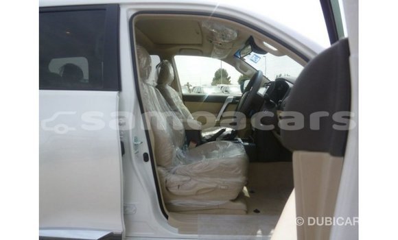 Buy Import Toyota Prado White Car in Import - Dubai in A'ana Buy Import Toyota Prado White Car in Import - Dubai in A'ana