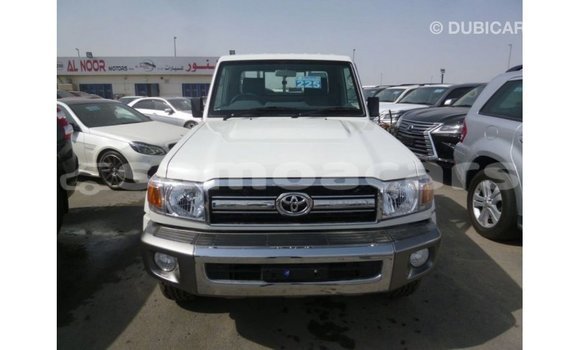 Buy Import Toyota Land Cruiser White Car in Import - Dubai in A'ana Buy Import Toyota Land Cruiser White Car in Import - Dubai in A'ana