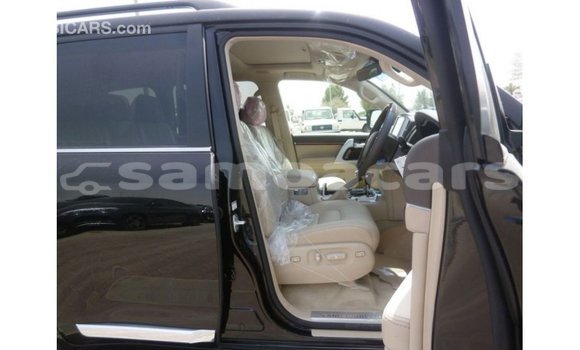 Buy Import Toyota Land Cruiser Black Car in Import - Dubai in A'ana Buy Import Toyota Land Cruiser Black Car in Import - Dubai in A'ana