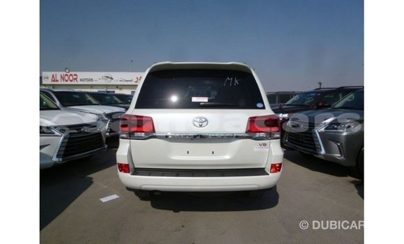 Buy Import Toyota Land Cruiser White Car in Import - Dubai in A'ana Buy Import Toyota Land Cruiser White Car in Import - Dubai in A'ana