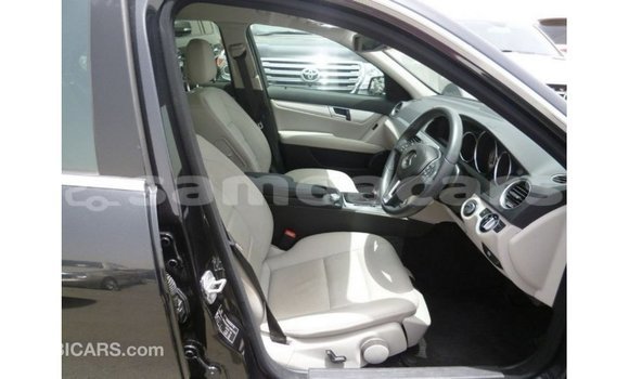 Buy Import Mercedes-Benz 190 Black Car in Import - Dubai in A'ana Buy Import Mercedes-Benz 190 Black Car in Import - Dubai in A'ana