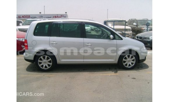 Buy Import Volkswagen Touran Other Car in Import - Dubai in A'ana Buy Import Volkswagen Touran Other Car in Import - Dubai in A'ana