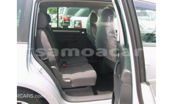 Buy Import Volkswagen Touran Other Car in Import - Dubai in A'ana Buy Import Volkswagen Touran Other Car in Import - Dubai in A'ana