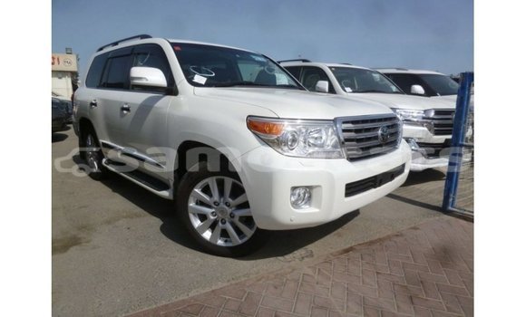 Buy Import Toyota Land Cruiser White Car in Import - Dubai in A'ana Buy Import Toyota Land Cruiser White Car in Import - Dubai in A'ana