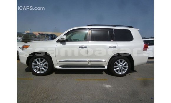 Buy Import Toyota Land Cruiser White Car in Import - Dubai in A'ana Buy Import Toyota Land Cruiser White Car in Import - Dubai in A'ana