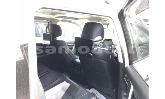 Buy Import Toyota Land Cruiser White Car in Import - Dubai in A'ana Buy Import Toyota Land Cruiser White Car in Import - Dubai in A'ana