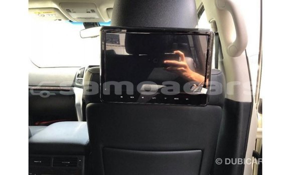 Buy Import Toyota Land Cruiser White Car in Import - Dubai in A'ana Buy Import Toyota Land Cruiser White Car in Import - Dubai in A'ana