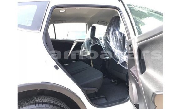 Buy Import Toyota 4Runner White Car in Import - Dubai in A'ana Buy Import Toyota 4Runner White Car in Import - Dubai in A'ana