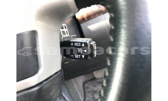 Acheter Import Voiture Toyota Land Cruiser Blanc à Import - Dubai, A'ana Acheter Import Voiture Toyota Land Cruiser Blanc à Import - Dubai, A'ana