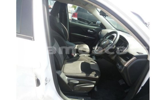 Buy Import Jeep Cherokee White Car in Import - Dubai in A'ana Buy Import Jeep Cherokee White Car in Import - Dubai in A'ana
