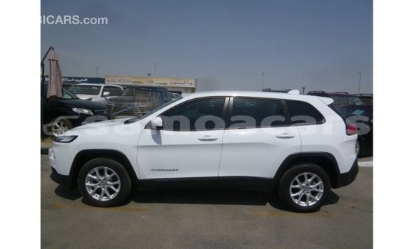 Buy Import Jeep Cherokee White Car in Import - Dubai in A'ana Buy Import Jeep Cherokee White Car in Import - Dubai in A'ana
