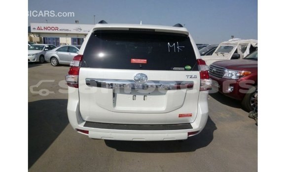 Buy Import Toyota Prado White Car in Import - Dubai in A'ana Buy Import Toyota Prado White Car in Import - Dubai in A'ana