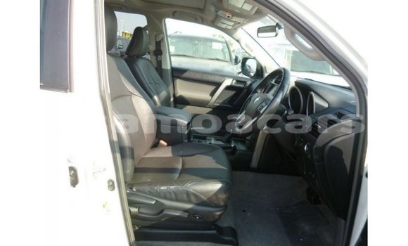 Buy Import Toyota Prado White Car in Import - Dubai in A'ana Buy Import Toyota Prado White Car in Import - Dubai in A'ana