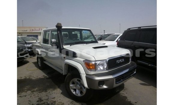 Buy Import Toyota Land Cruiser White Car in Import - Dubai in A'ana Buy Import Toyota Land Cruiser White Car in Import - Dubai in A'ana