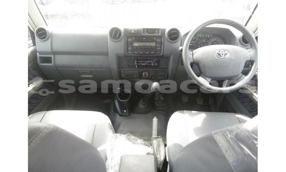 Buy Import Toyota Land Cruiser White Car in Import - Dubai in A'ana Buy Import Toyota Land Cruiser White Car in Import - Dubai in A'ana