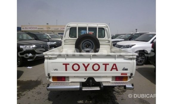 Buy Import Toyota Land Cruiser White Car in Import - Dubai in A'ana Buy Import Toyota Land Cruiser White Car in Import - Dubai in A'ana