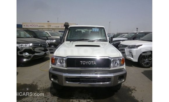 Buy Import Toyota Land Cruiser White Car in Import - Dubai in A'ana Buy Import Toyota Land Cruiser White Car in Import - Dubai in A'ana