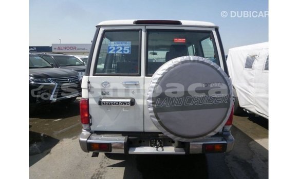 Buy Import Toyota Land Cruiser White Car in Import - Dubai in A'ana Buy Import Toyota Land Cruiser White Car in Import - Dubai in A'ana