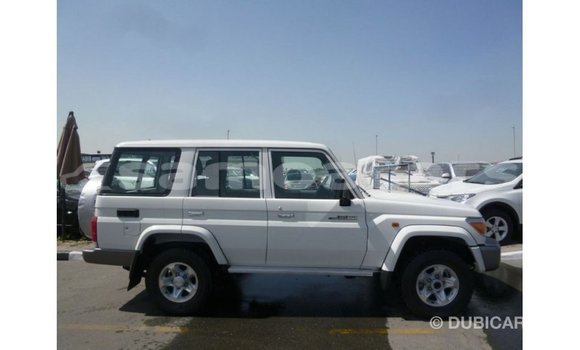 Buy Import Toyota Land Cruiser White Car in Import - Dubai in A'ana Buy Import Toyota Land Cruiser White Car in Import - Dubai in A'ana