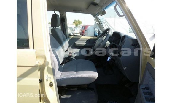 Buy Import Toyota Land Cruiser Beige Car in Import - Dubai in A'ana Buy Import Toyota Land Cruiser Beige Car in Import - Dubai in A'ana