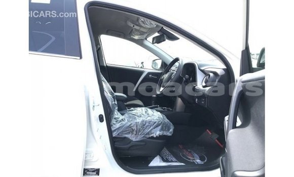 Buy Import Toyota 4Runner White Car in Import - Dubai in A'ana Buy Import Toyota 4Runner White Car in Import - Dubai in A'ana