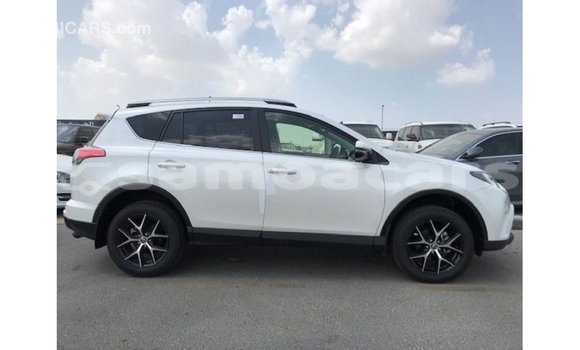 Buy Import Toyota 4Runner White Car in Import - Dubai in A'ana Buy Import Toyota 4Runner White Car in Import - Dubai in A'ana