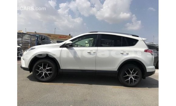 Buy Import Toyota 4Runner White Car in Import - Dubai in A'ana Buy Import Toyota 4Runner White Car in Import - Dubai in A'ana