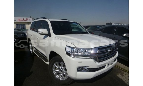 Buy Import Toyota Land Cruiser White Car in Import - Dubai in A'ana Buy Import Toyota Land Cruiser White Car in Import - Dubai in A'ana