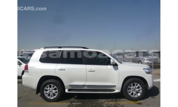 Buy Import Toyota Land Cruiser White Car in Import - Dubai in A'ana Buy Import Toyota Land Cruiser White Car in Import - Dubai in A'ana